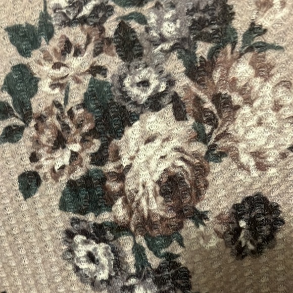 Adorable Flower Covered Sweater by Maurices! - Picture 5 of 5